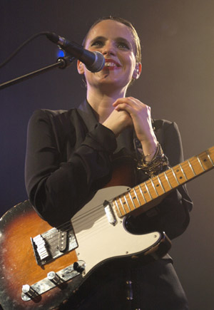 ANNA CALVI - Le Trianon - Paris, vendredi 22 avril 2011