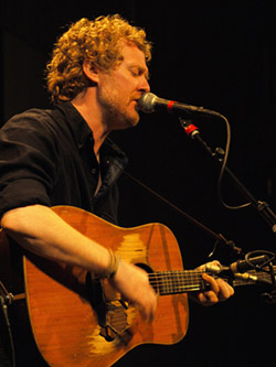 VOIR LA GALERIE GLEN HANSARD + OLIVER COLE