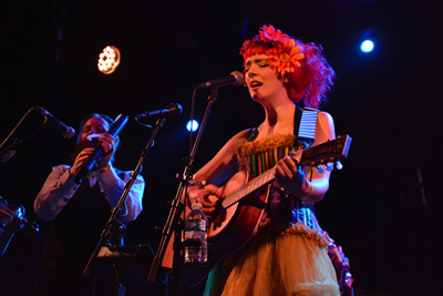 GABBY YOUNG AND OTHER ANIMALS - Le Divan du Monde - Paris, lundi 26 mai 2014