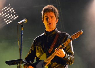 NOEL GALLAGHER'S HIGH FLYING BIRDS - Oui FM Festival, Place de la République - Paris, mardi 23 juin 2015