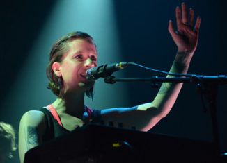 ANNA AARON - Festival Les Femmes S'en Mêlent - Le Centquatre, Paris - samedi 22 mars 2014