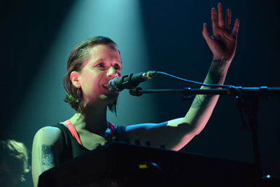 ANNA AARON - Festival Les Femmes S'en Mêlent - Le Centquatre, Paris - samedi 22 mars 2014