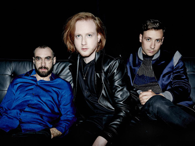 TWO DOOR CINEMA CLUB dévoile « Are We Ready? (Wreck) »