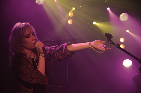 AUSTRA - La Maroquinerie - Paris, Jeudi 15 décembre 2011