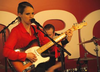 ANNA CALVI - Showcase Fnac Montparnasse - Paris, mercredi 15 juin 2011