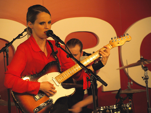 ANNA CALVI - Showcase Fnac Montparnasse - Paris, mercredi 15 juin 2011