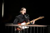 ANNA CALVI - Nouvel EP : "Live For Burberry"