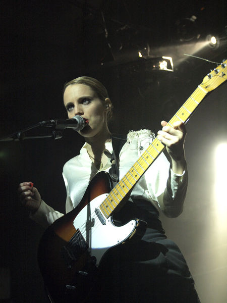 ANNA CALVI - Le Nouveau Casino - Paris, Mardi 8 février 2011