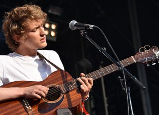 ALIOCHA - Festival Fnac Live - Parvis de l'Hôtel de Ville - Paris, samedi 8 juillet 2017