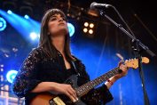 CLARA LUCIANI - Festival Fnac Live - Parvis de l'Hôtel de Ville - Paris, samedi 8 juillet 2017