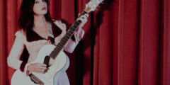 Laura-Mary Carter... En solo !